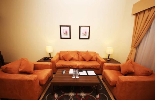 Al Mankhool House | One Bedroom Apartment Near Burjuman Metro By Luxury Bookings