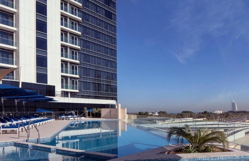 Dubai Media City House | One Bedroom Apartment Near The Media Lounge Palm