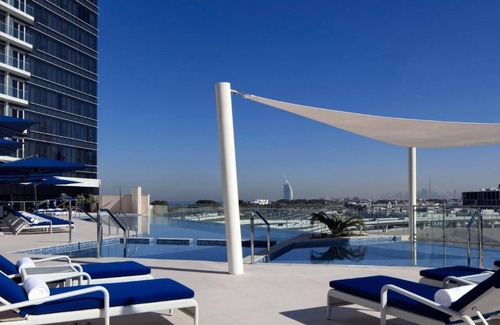 Dubai Media City House | One Bedroom Apartment Near The Media Lounge Palm