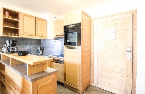 Flaine Apartment | One bedroom apartment with fireplace and balcony