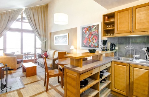 Flaine Apartment | One bedroom apartment with fireplace and balcony