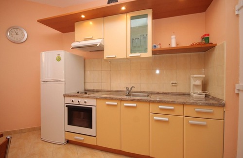 Bozava Apartment | One bedroom apartment with terrace Božava, Dugi otok (A-8100-b)
