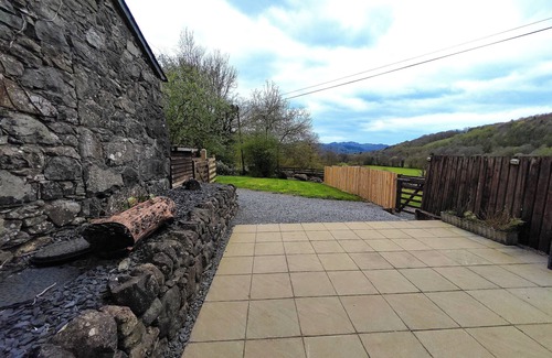 Dolgellau Cottage | One Bedroom Cottage located in Heart of Snowdonia National Park. Sleeps 3-4