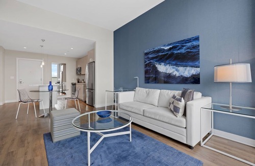 Fort Point Apartment | One Bedroom in Luxury Seaport Apartment Building