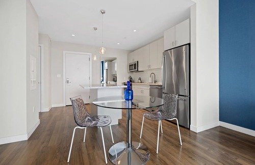 Fort Point Apartment | One Bedroom in Luxury Seaport Apartment Building