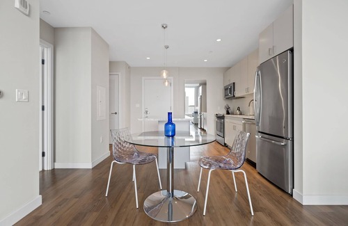 Fort Point Apartment | One Bedroom in Luxury Seaport Apartment Building