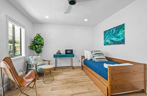 Downtown Fort Lauderdale Apartment | One Bedroom King Suite in a Tropical Retreat Freedom House FTL Suite 6