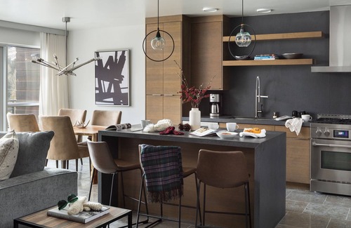 Jackson Villa | One-bedroom, penthouse in the heart of downtown Jackson.