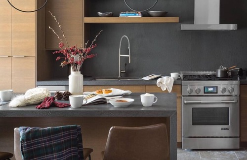 Jackson Villa | One-bedroom, penthouse in the heart of downtown Jackson.