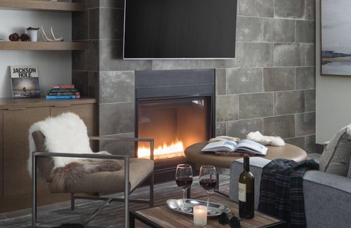 Jackson Villa | One-bedroom, penthouse in the heart of downtown Jackson.