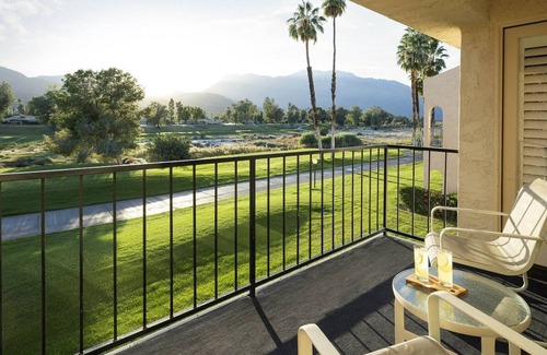 Cathedral City Villa | One Bedroom Resort Villa in the Caochella Valley