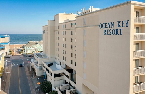 Northeast Virginia Beach Apartment | One Bedroom Suite Marina View at VSA Resorts - The Ocean Key Deluxe