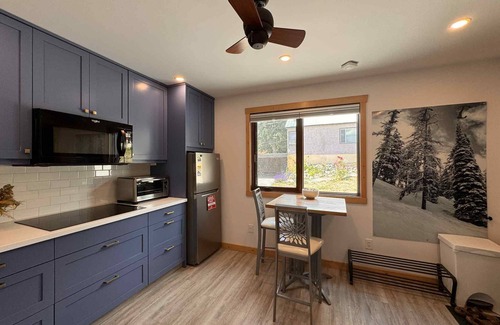 Rossland Apartment | One Bedroom Suite in Rossland