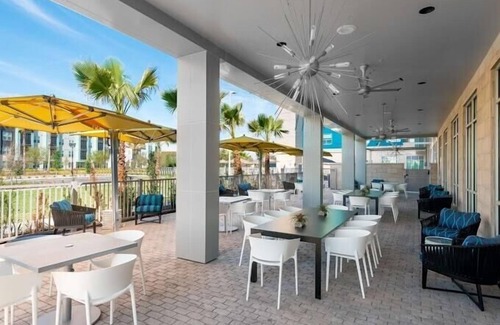 Airport North Apartment | One Bedroom Suite Near Hooters ORL