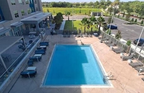 Airport North Apartment | One Bedroom Suite Near Hooters ORL