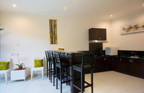 Denpasar Barat Villa | One Bedroom Villa near to Canggu Club