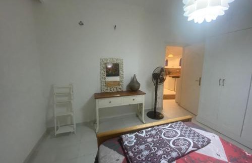 Sheraton Road -Sakkala Apartment | One Bedroom with Balcony WI-FI Downtown Sheraton Plaza 226
