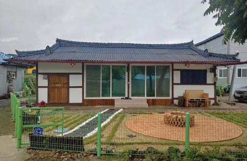 Jinan Villa | One day Retro House