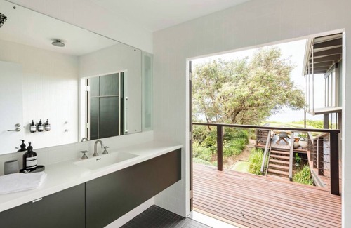 Culburra Beach House | One Hundred Banksias on Culburra Beach