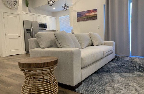 West Richland House | One-Level 4BR Home - Sunshine, Wine & Dine