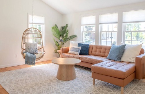 Narragansett House | One level home! Fenced yard, central a/c, dog friendly w/ approval