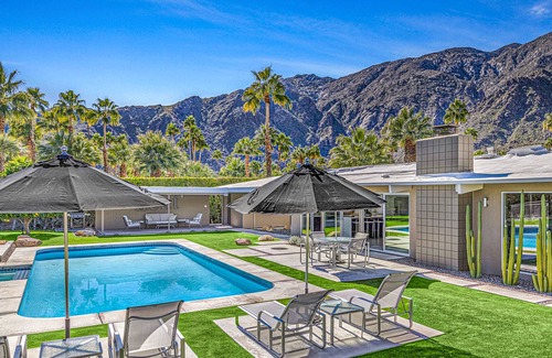 Vista Las Palmas House | One-of-a-kind Alexander home w/ saltwater pool, spa & incredible setting!