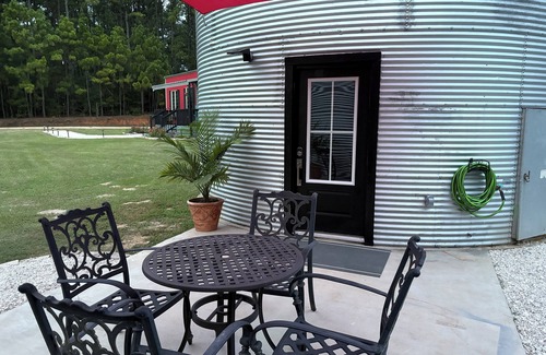 Navasota Cabin | One of a kind grain bin silo cabin getaway near wedding venues and A&M!