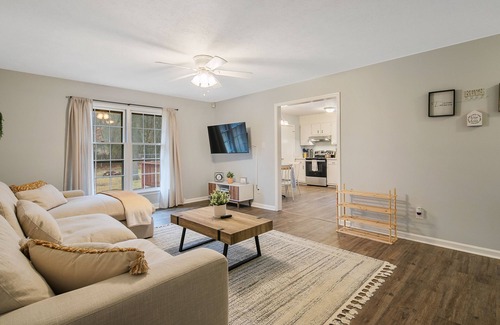 South View House | One of a Kind Home