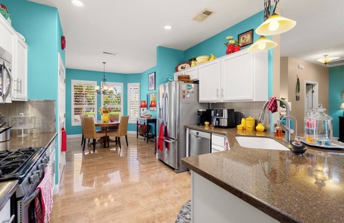 Desert Breeze House | ONE OF A KIND IN THE GRAND, GOLF COURSE, MOUNTAIN VIEWS AND SOLAR