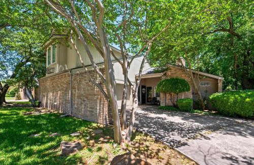 Garland House | One-of-a-Kind Mansion with Treehouse Suite Amazing Location