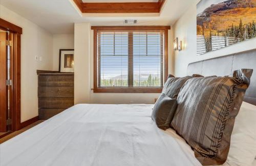 Peak 8 Apartment | One Ski Hill Place 8307 - Ski-In Ski-Out Apartment