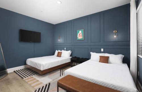 Portsmouth House | Only 3 miles from Broadway Sleeps 16 Two Condos Side by Side