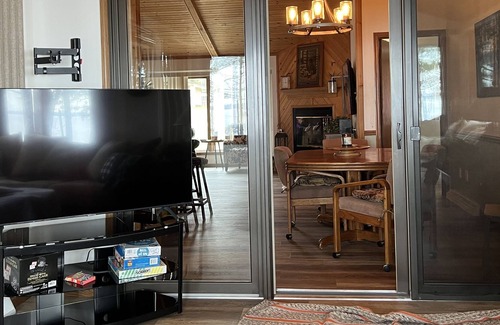 Friendship House | Only 30 minutes from Wisconsin Dells is this 4bedroom lake house with dock!!