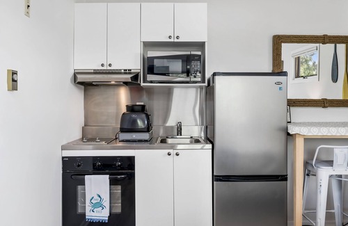 Chincoteague Condo | Only 5 minutes to Assateague National Seashore!