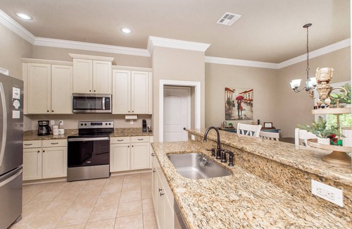Hammond House | Only minutes from Chappapeela Sports Park and the Hammond Regional Airport.