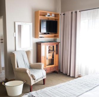 Rustenburg House | Ons Dorpshuis Guesthouse