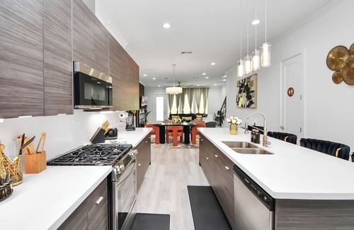 Northside House | Opal Oasis Lodging - MedCenter - Downtownnn