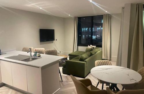 The Docks Apartment | OPEN BALCONY CITY VIEW WoW