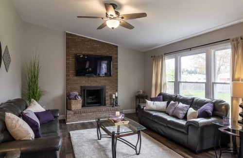 Warren House | Open Concept Centrally-Located in Metro Detroit
