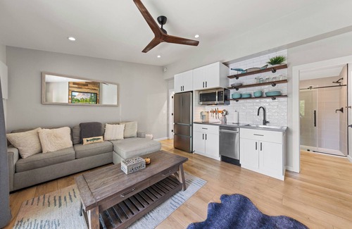 Tahoya Shores Condo | Open for 2025 Ski Lease Season! Comfy Queen sized lake front! PRIVATE BEACH!