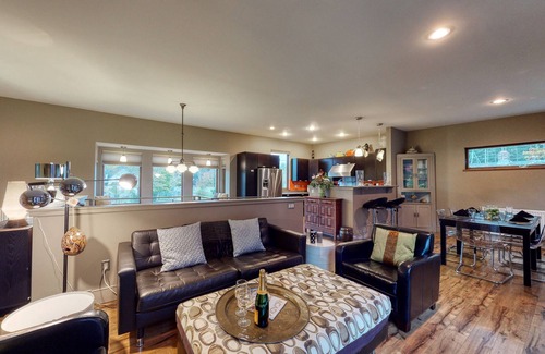 Otter Creek House | Open & inviting home near the ocean w/free WiFi, firepit, & private washer/dryer