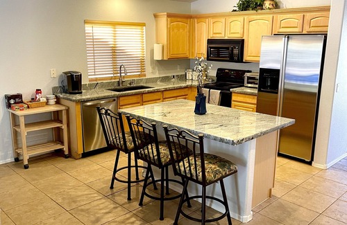 Canyon Ridge West House | Open Living Space in Family-friendly Neighborhood