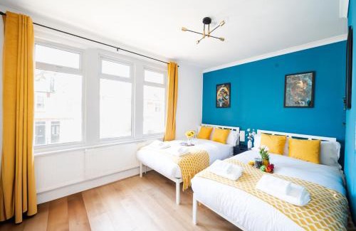 Portsmouth House | Open Mind Property - HotTub, 7 Guests & Parking