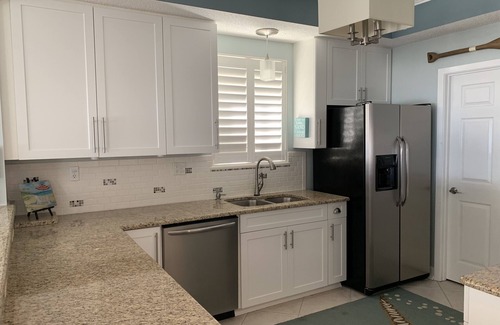 Navarre Beach Condo | Open October dates discounted! Beach service included until the end of October