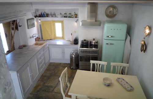 Serifos House | Open Space House at the Castle of Chora, Serifos