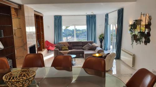 Premia de Dalt Ski Chalet | Opening Doors Premiá Dalt Amazing views w pool