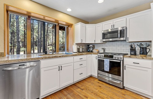 Flagstaff Cabin | Openings Sept.& Oct. | Large Home | Enjoy LVT Local Discounts