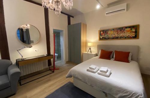 Palacio Apartment | Opera Suites Fidelio , cozy studio in the very center of Madrid