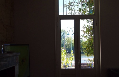 Cabara House | Opposite Saint-Emilion, by the river, in the heart of the Bordeaux vineyards