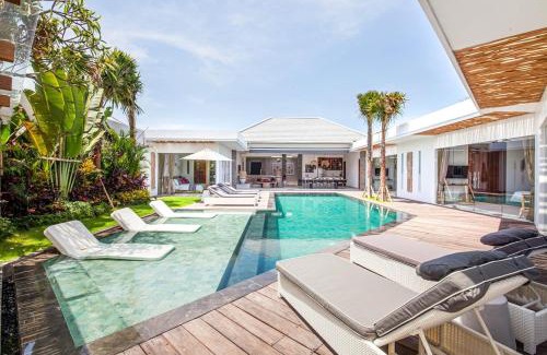 Berawa Villa | Opulent 6 Br In Canggu, 400m To Finns Beach Haven